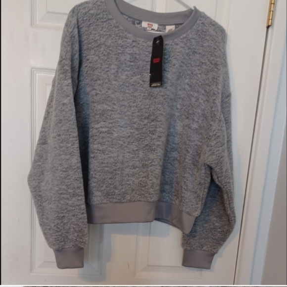 Levis  pullover sweater - Picture 1 of 13